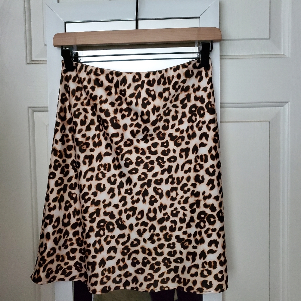 Leopard Print high-waisted mini skater skirt